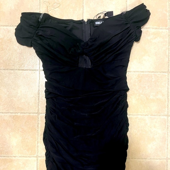 Black mini dress - Picture 2 of 3